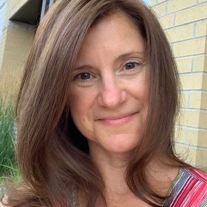 Meet your Posher, Lisa